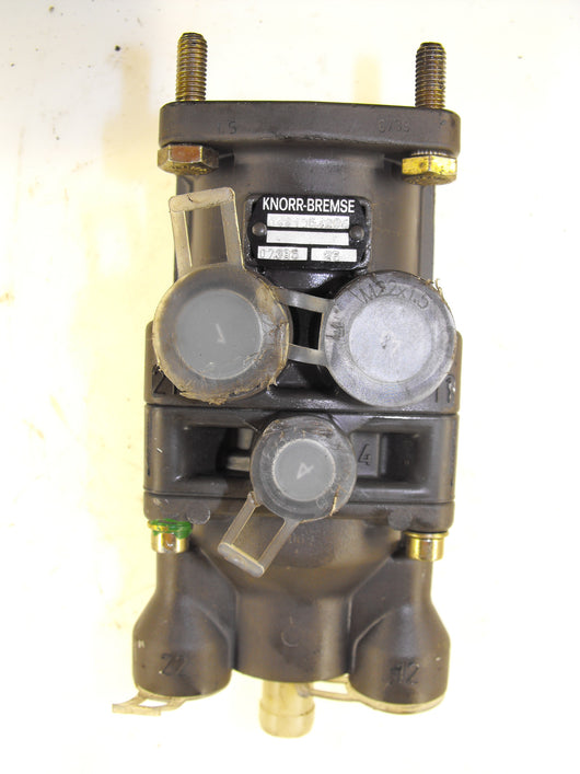 0481064205 Foot brake valve old unit or remanufactured part / Fußbremseventil gebraucht oder instandgesetzt